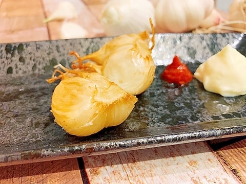 にんにくの丸揚げ 豆板醤とマヨで